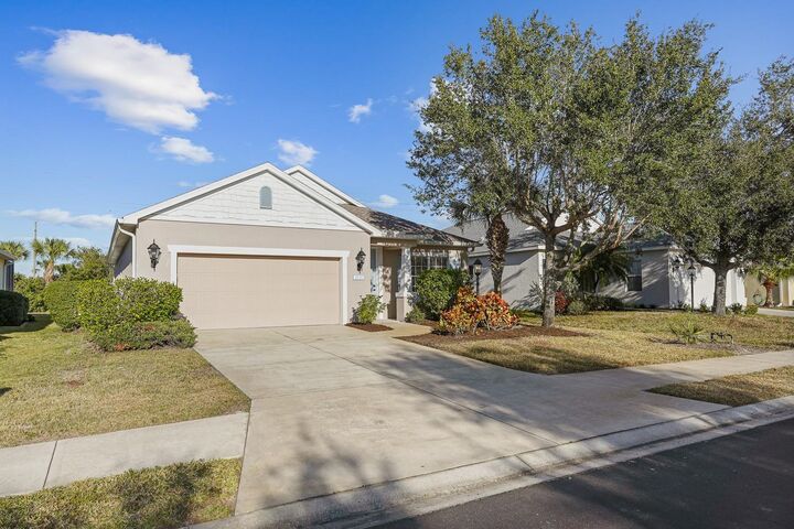 Property Photo: 1635 White Breeze Cove FL 34208