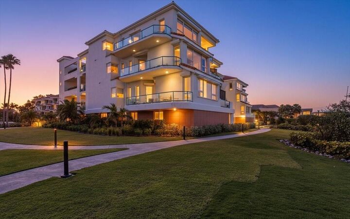 Property Photo:  380 Gulf Of Mexico Drive 515  FL 34228 