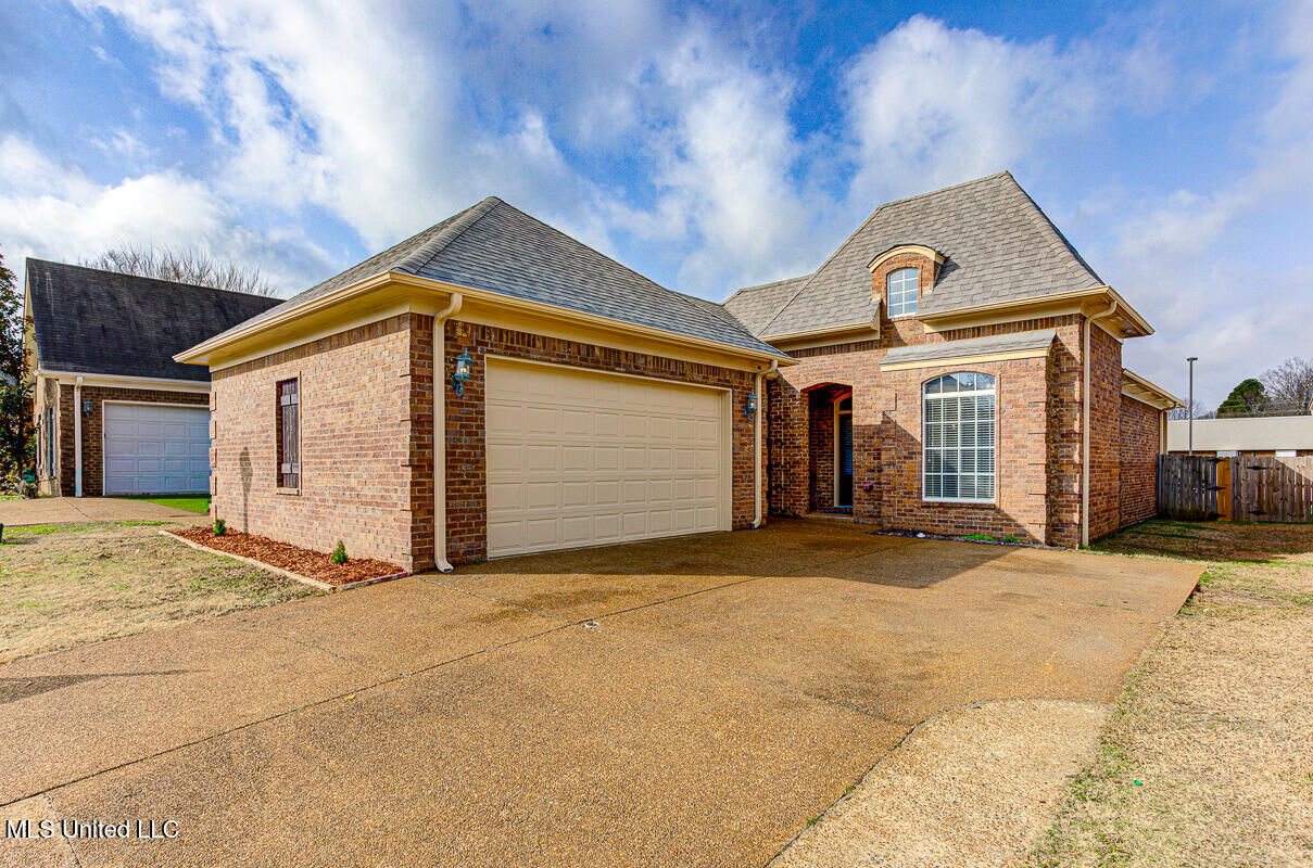 Property Photo:  6433 W Arbor Lake Drive  MS 38637 