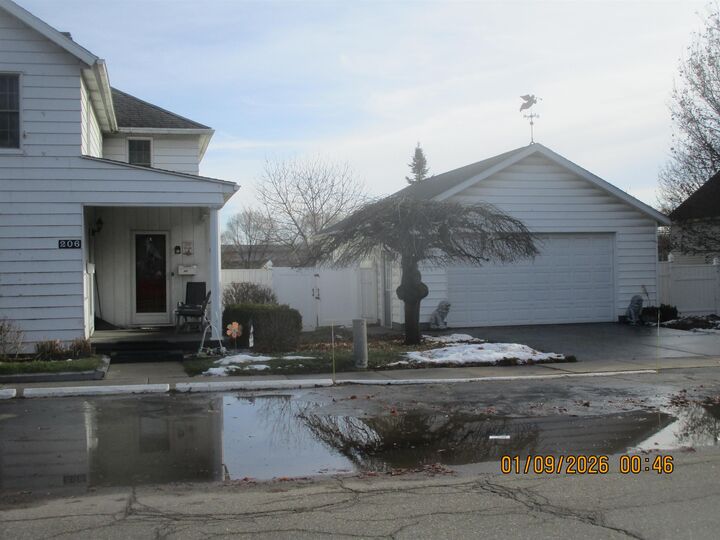 Property Photo: 206 Marquette Street MI 48706