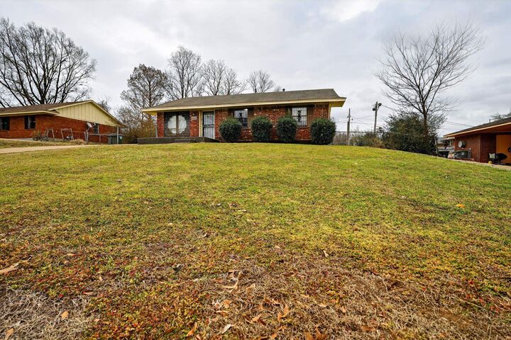 Property Photo: 4566 Weaver Rd TN 38109