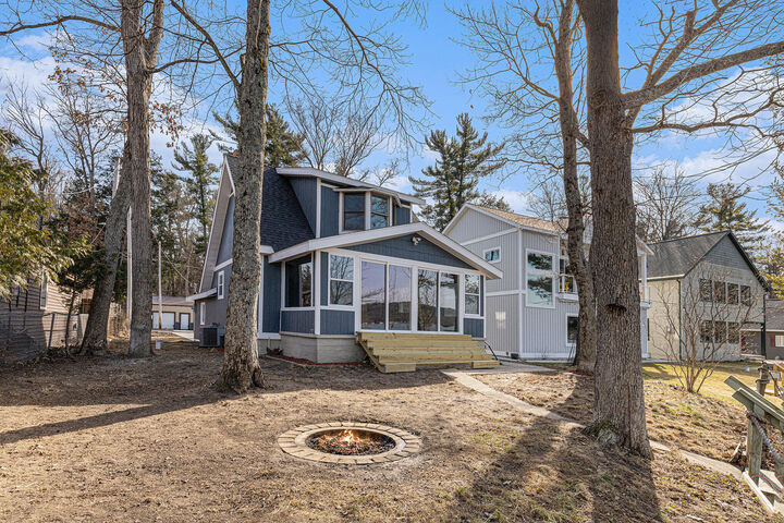 Property Photo:  5557 Front Street  MI 49337 