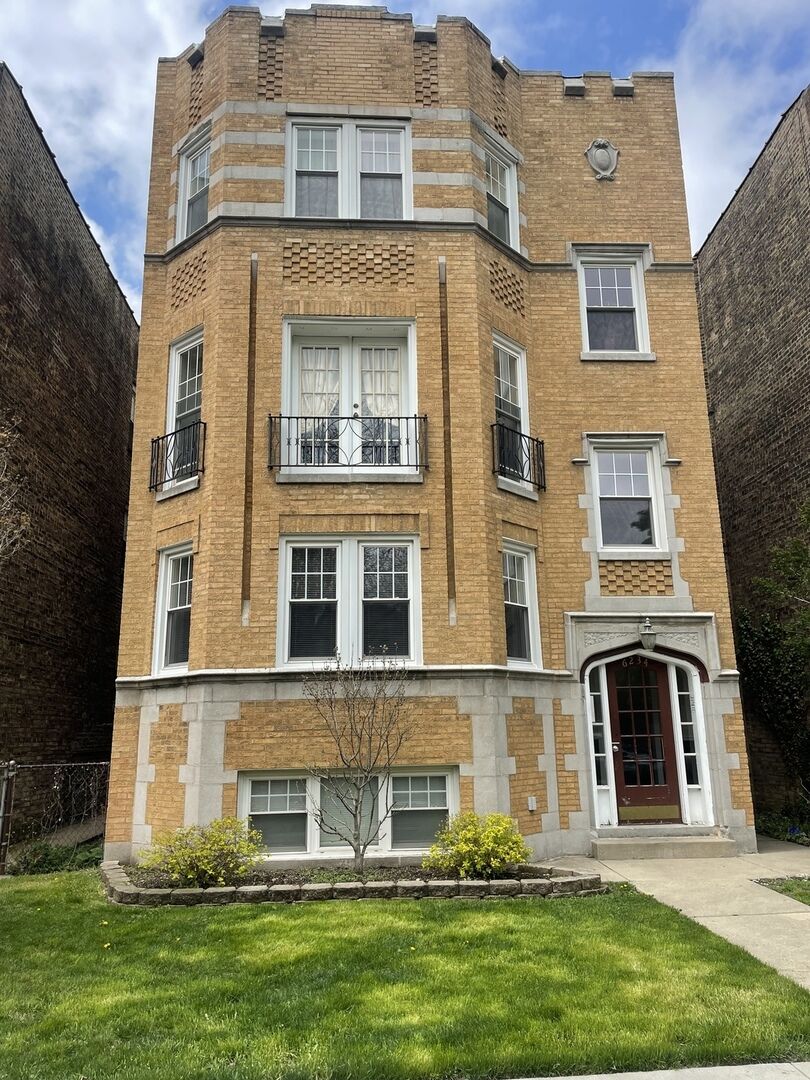 Property Photo:  6234 N Sacramento Avenue 2  IL 60659 