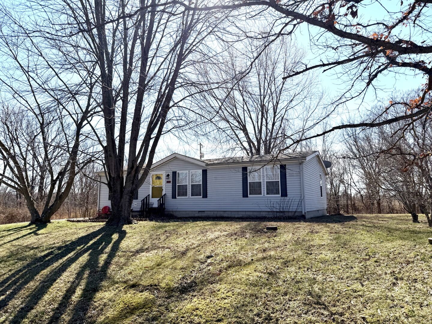 Property Photo:  392 W Shirley Lane  IL 62877 