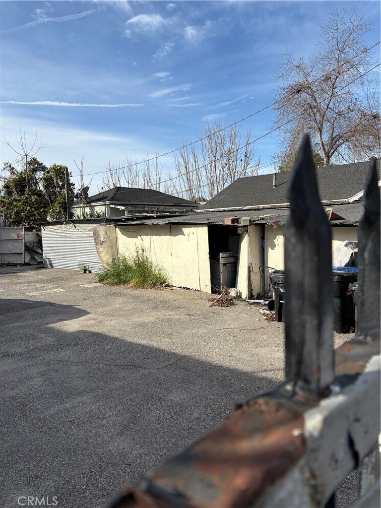 Property Photo:  1192 E Vernon  CA 90011 