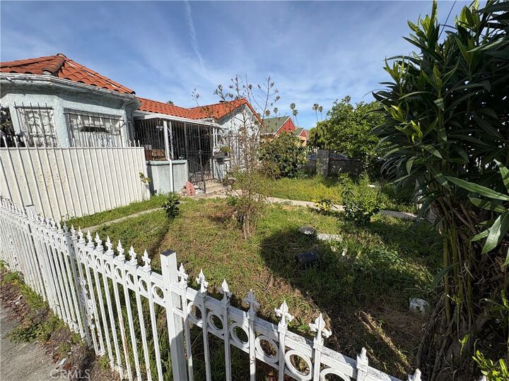 Property Photo:  4241 Arlington  CA 90008 