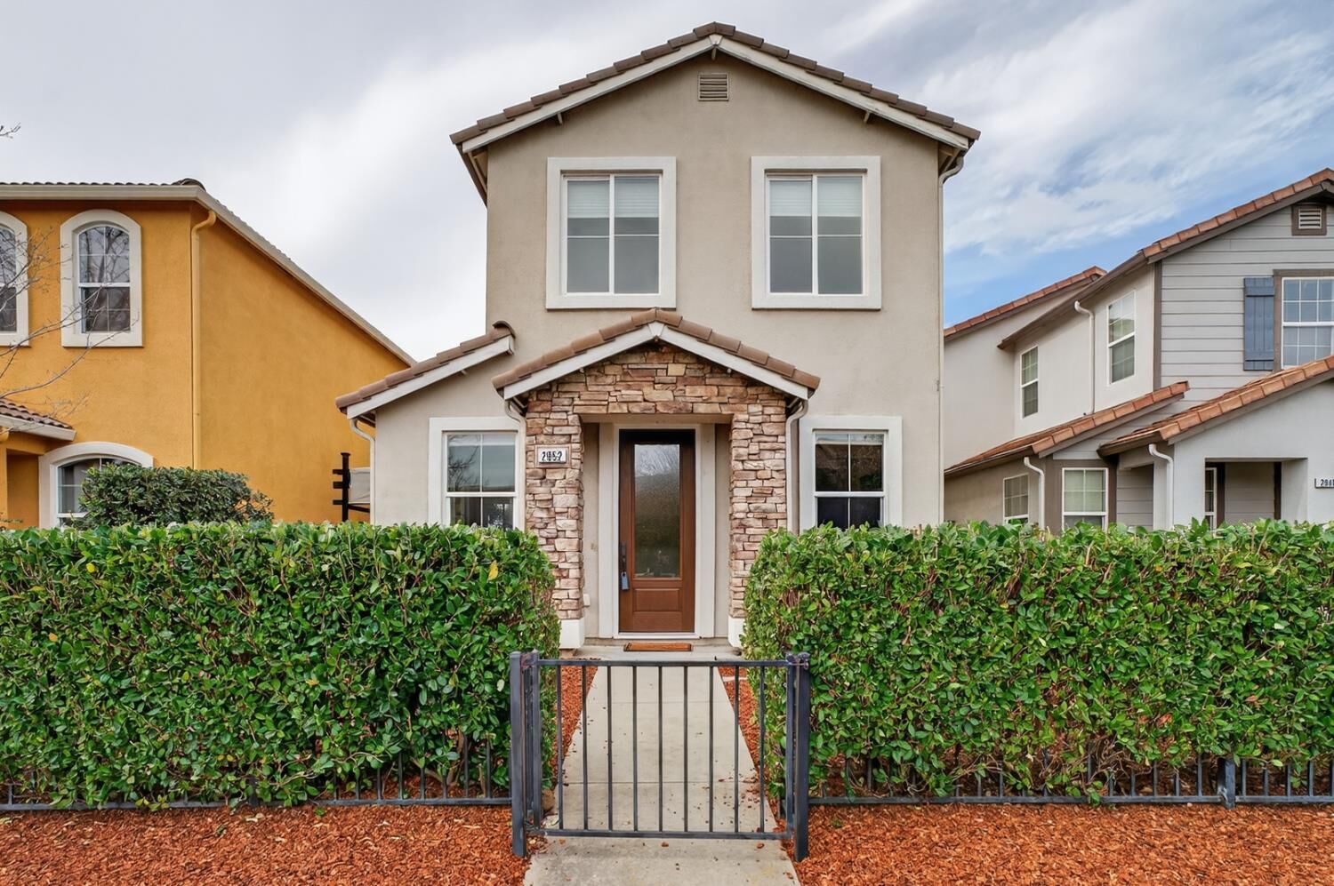 Property Photo:  2852 Crested Street  CA 95691 