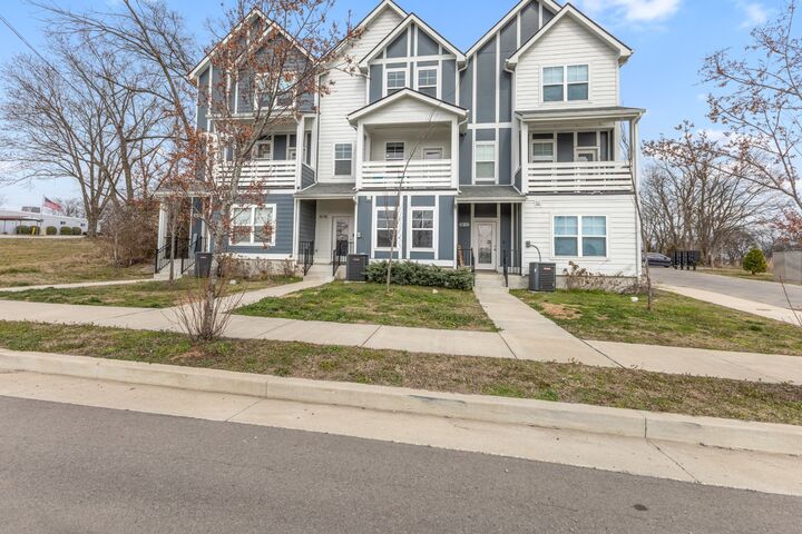 Property Photo: 302 Williams Ave 102 TN 37115