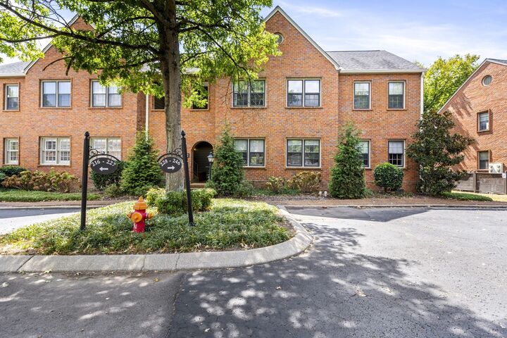 Property Photo:  228 Westchase Dr  TN 37205 