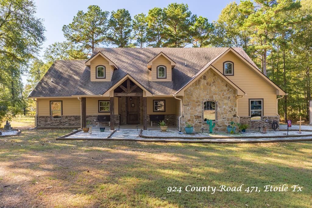 Property Photo:  924 Unit #2 Cr 471  TX 75944 