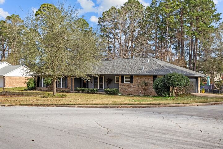 Property Photo:  419 Trailwood Circle  TX 75904 