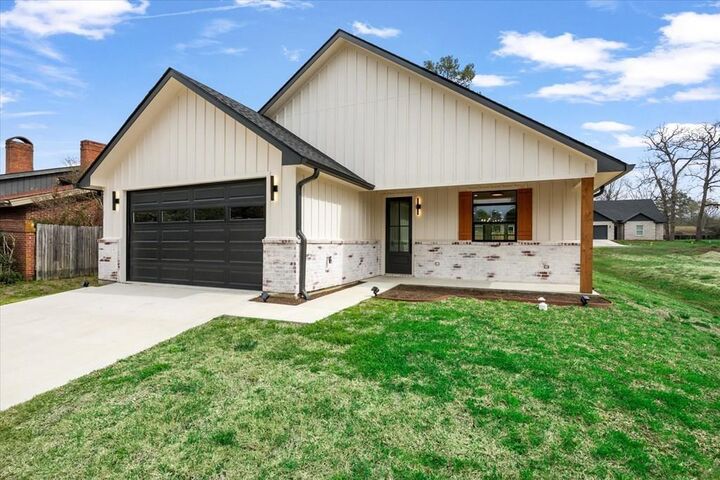 Property Photo: 911 Augusta Drive TX 75901