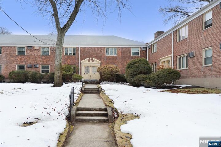 Property Photo:  50 S 1st Street 3A  NJ 07621 