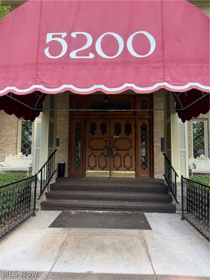 Property Photo: 5200 West Boulevard 505 OH 44512