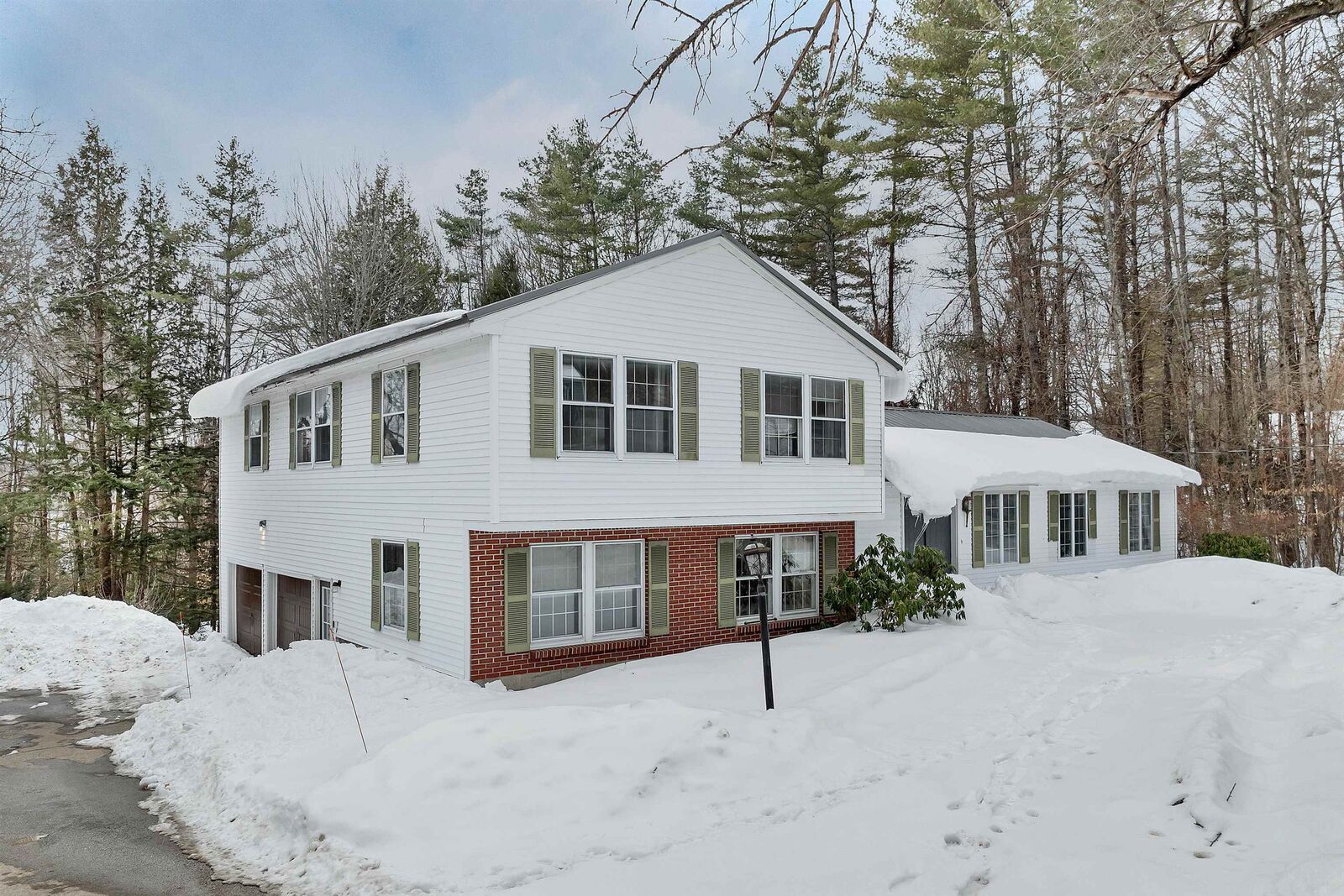 Property Photo:  53 Oak Knoll Road  NH 03253 