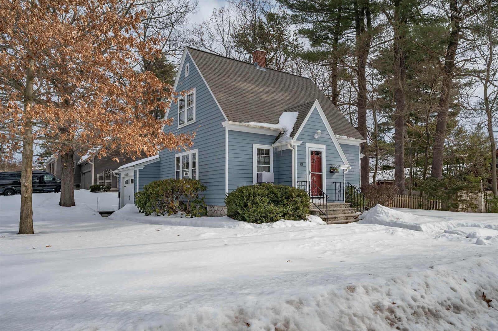 Property Photo:  11 Pine Hill Avenue  NH 03064 
