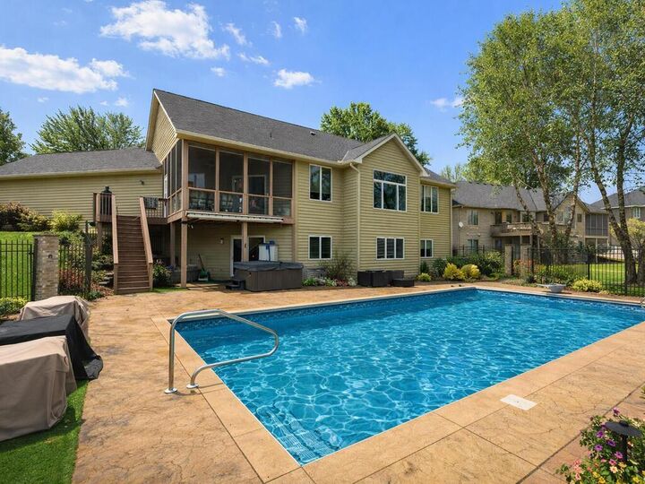 Property Photo:  1603 Goldenrod Court  MN 55057 