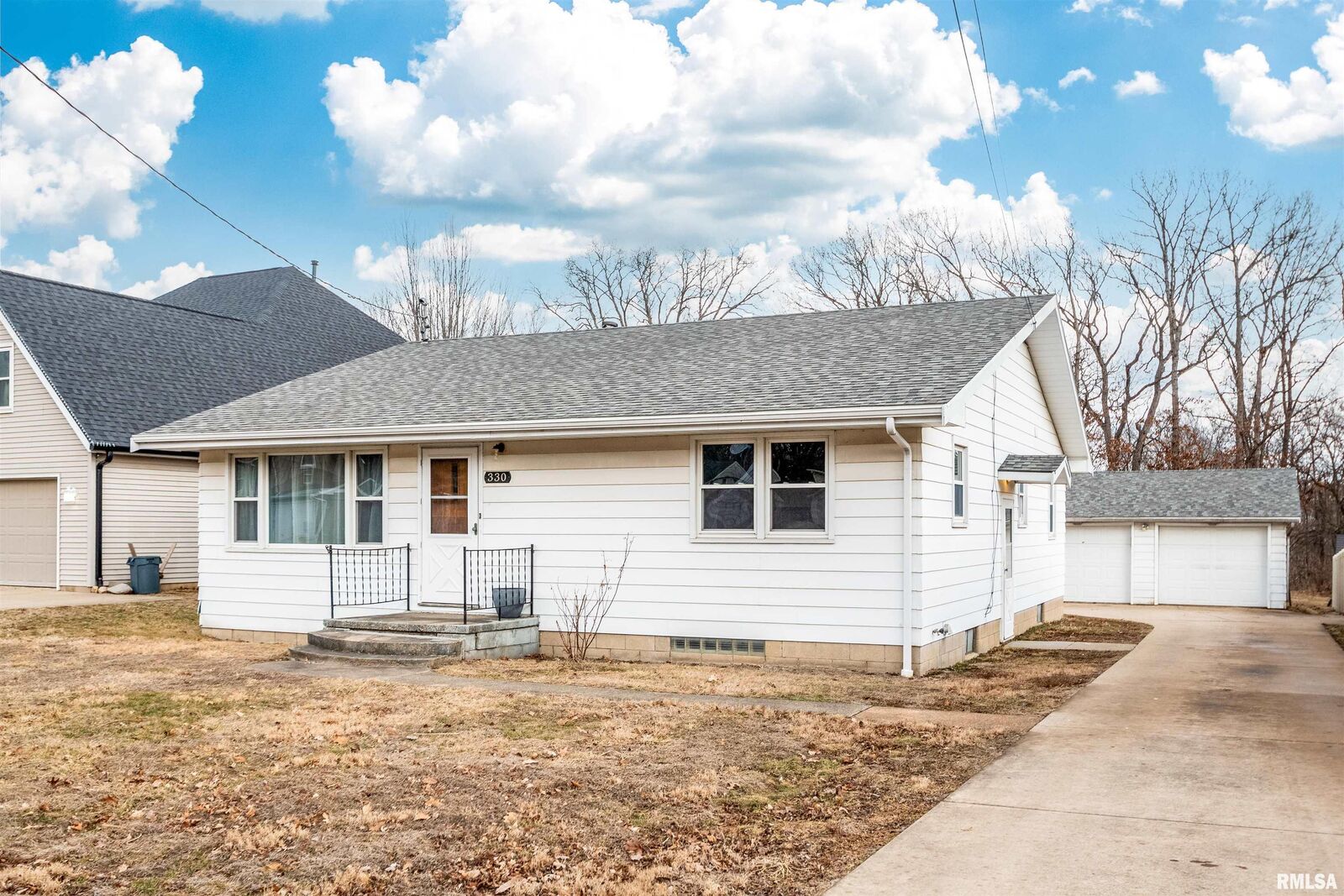 Property Photo:  330 Maria Street  IL 61611 