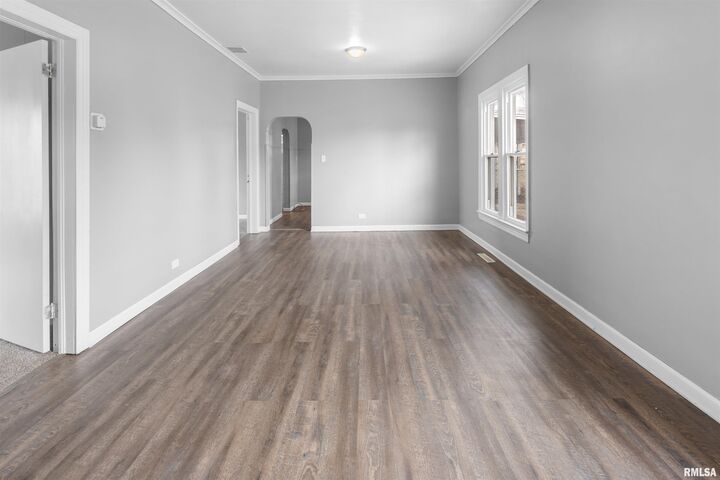 Property Photo:  1905 E Garland Street  IL 62896-3479 