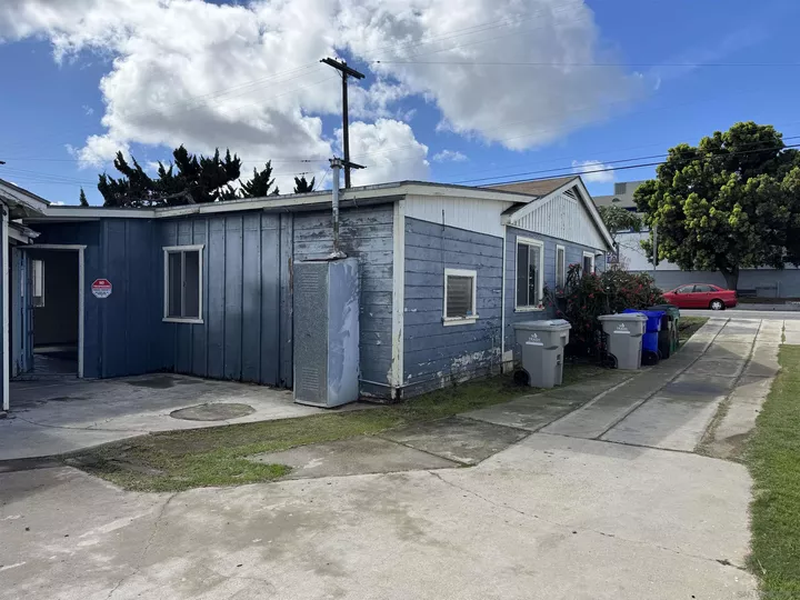 Property Photo: 2767 Ulric St CA 92111