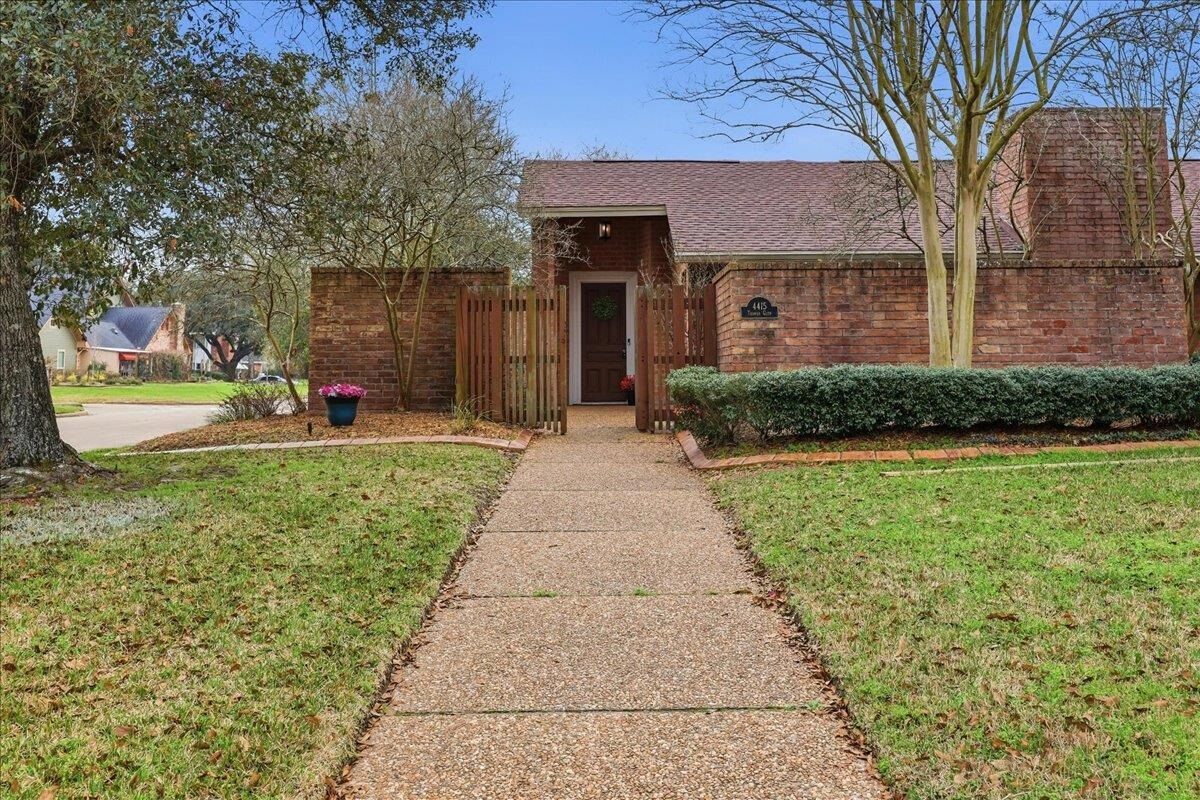 Property Photo:  4415 Thomas Glen  TX 77706 