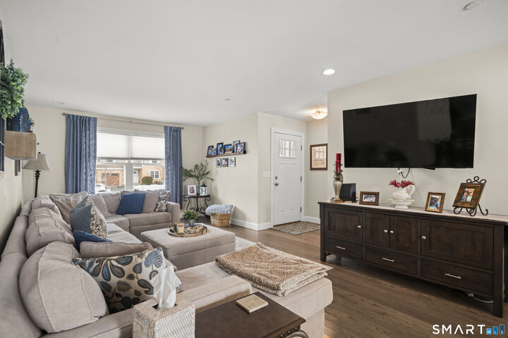 Property Photo:  109 Old Village Circle  CT 06095 