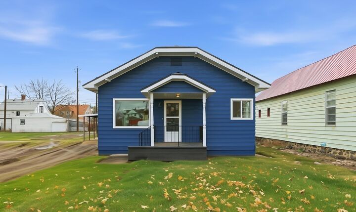 Property Photo:  1412 E Pacific Ave  WA 99202 