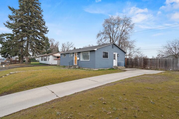 Property Photo:  1604 E Dalke Ave  WA 99208 