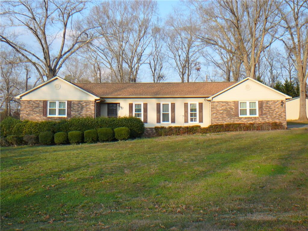Property Photo:  37 Camelia Circle  SC 29697 