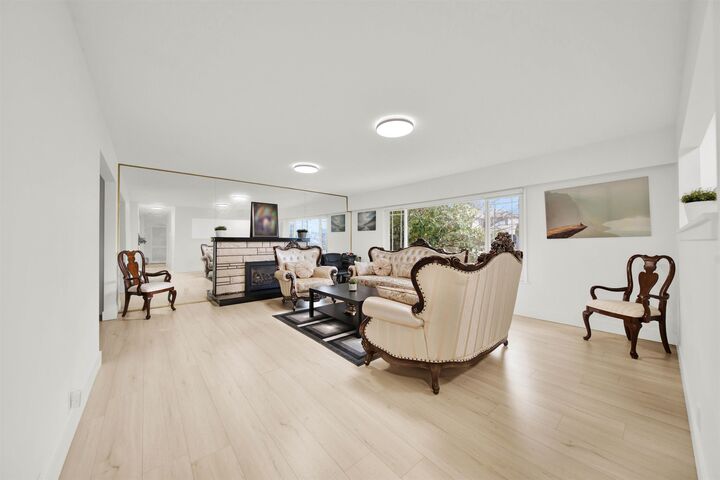 Property Photo: 11488 140 Street BC V3R 3G8