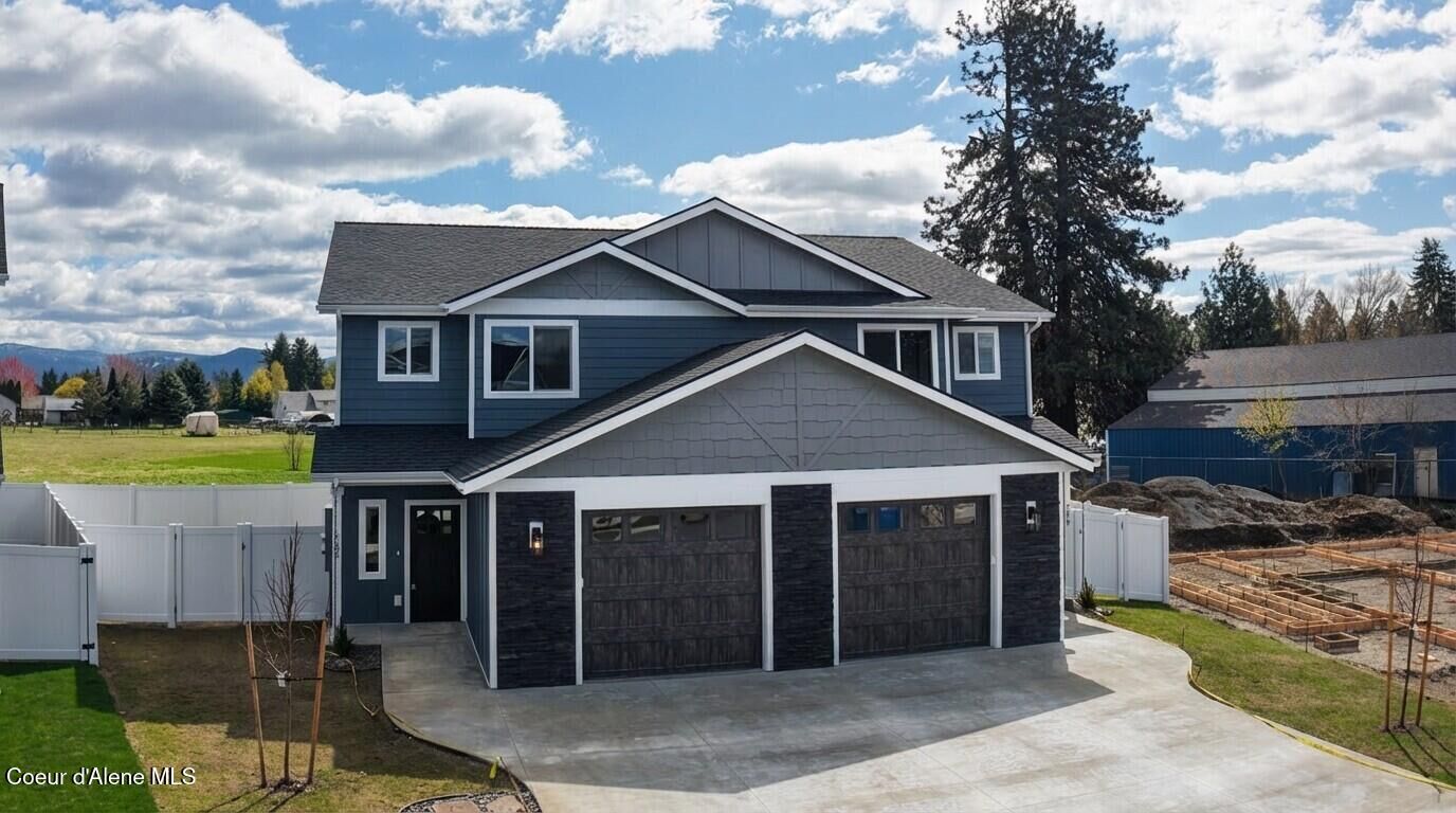 Property Photo:  150 E Lobo Loop  ID 83835 