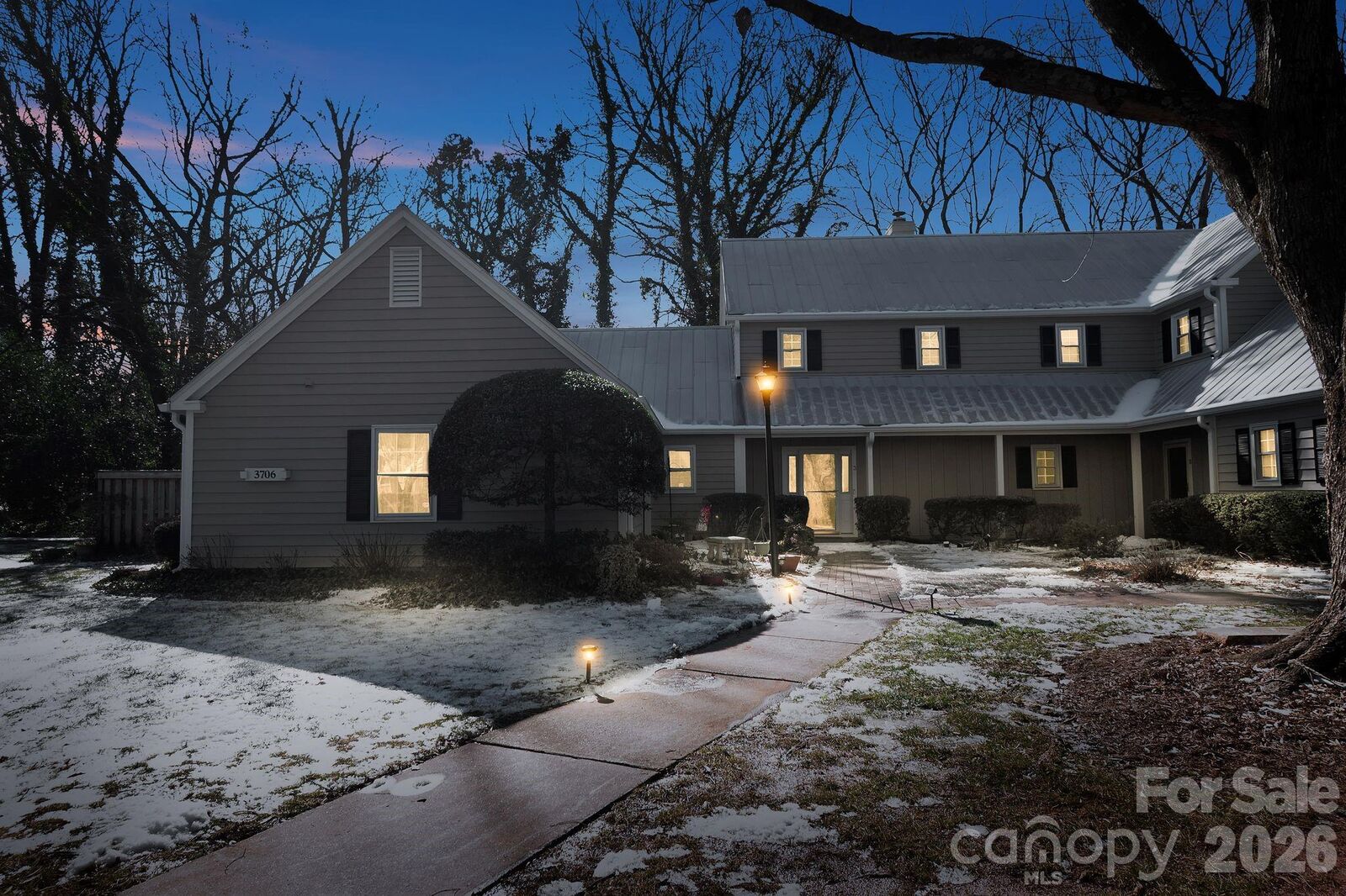 Property Photo: 3706 Selwyn Farms Lane 17-3 NC 28209