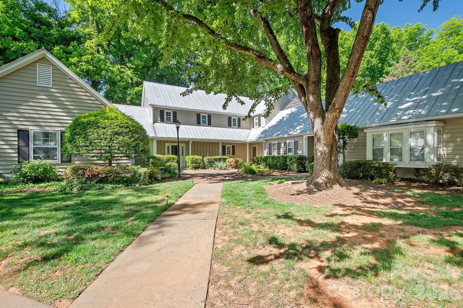 Property Photo:  3706 Selwyn Farms Lane 17-3  NC 28209 