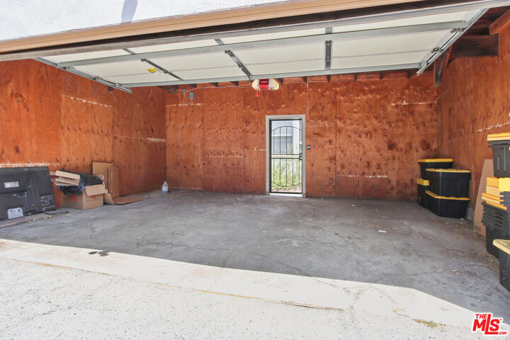 Property Photo: 1335 Roxbury Dr CA 90035