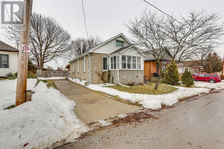 Property Photo:  430 Kathleen Avenue  ON N5W 4Y9 