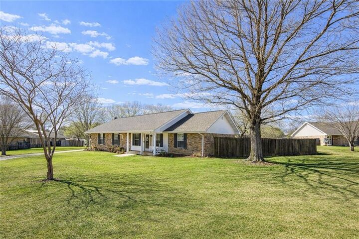 Property Photo:  633 Oak Ridge Drive  LA 71351 