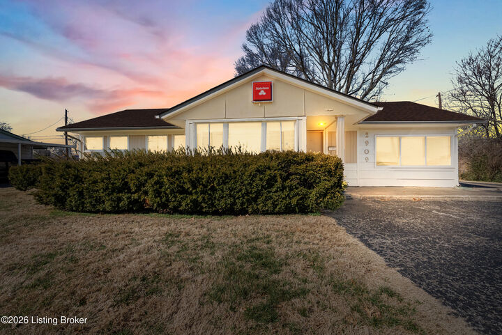 Property Photo:  2909 Hikes Ln  KY 40218 