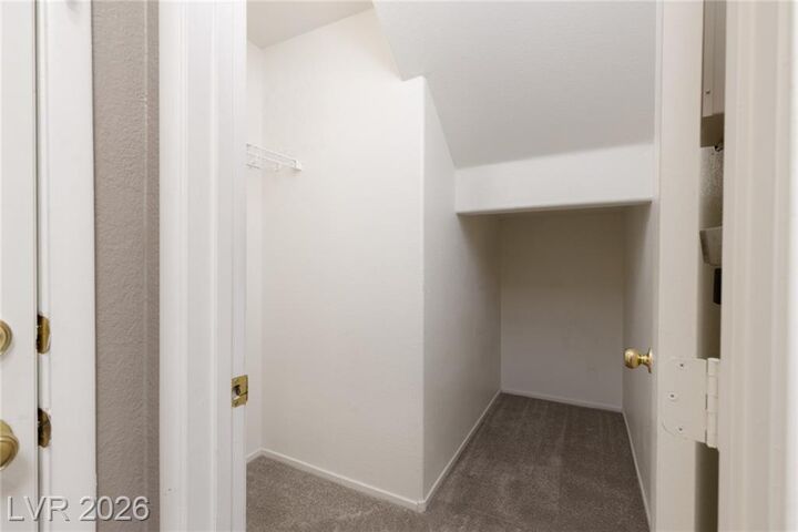 Property Photo:  