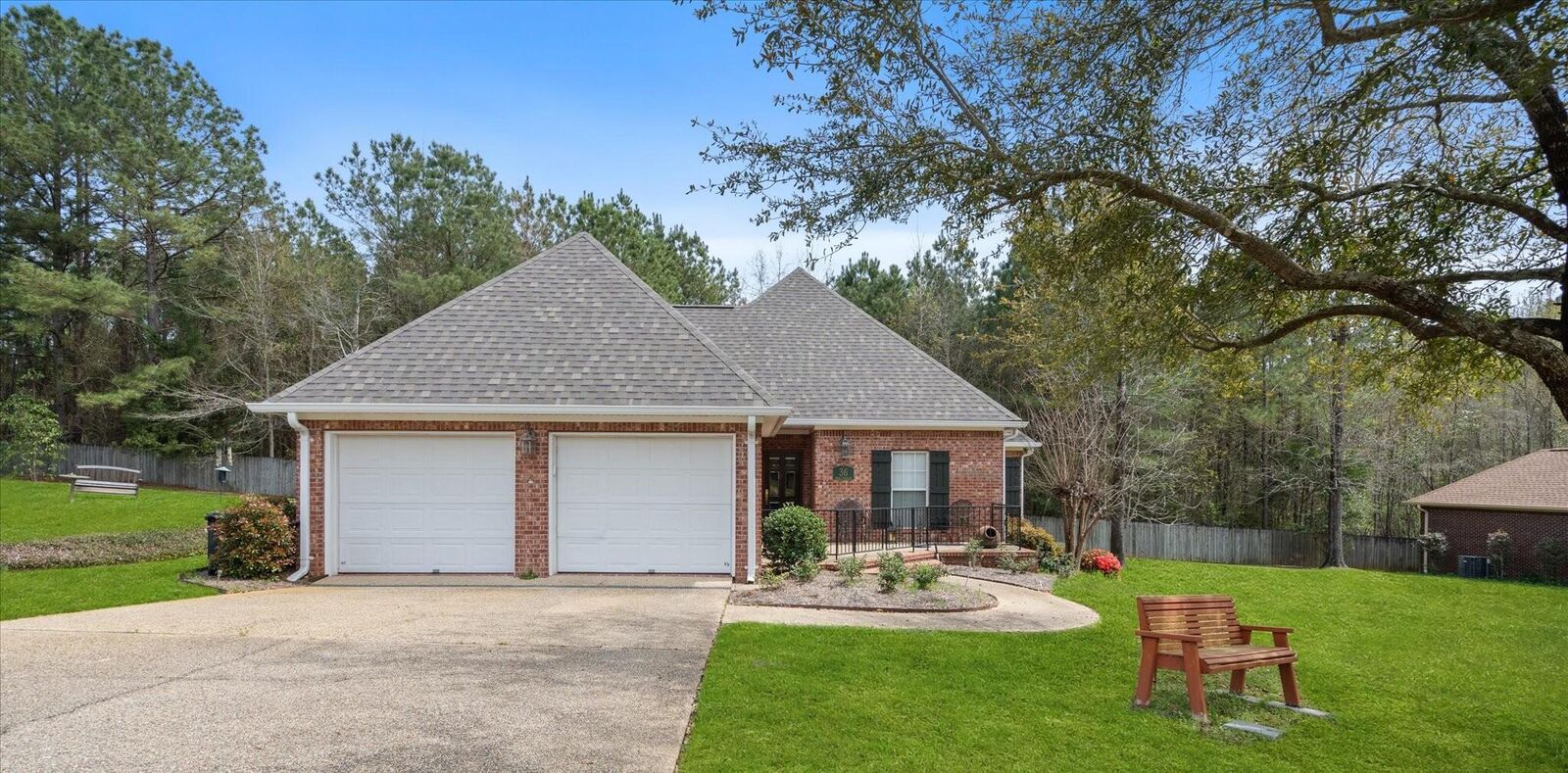 Property Photo:  