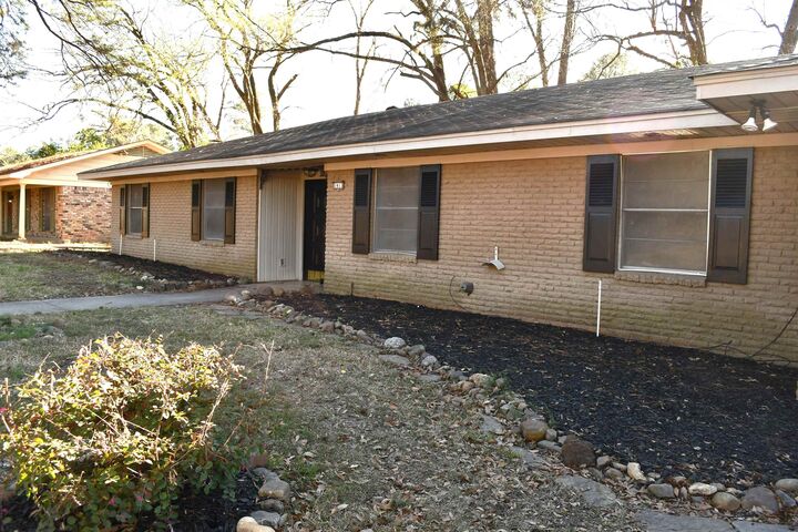 Property Photo: 1913 Franklin Dr TX 75601