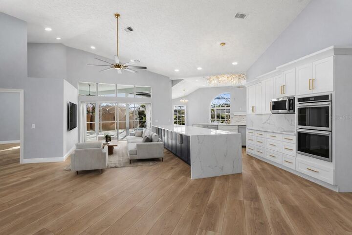 Property Photo: 2098 SE Floresta Drive FL 34984