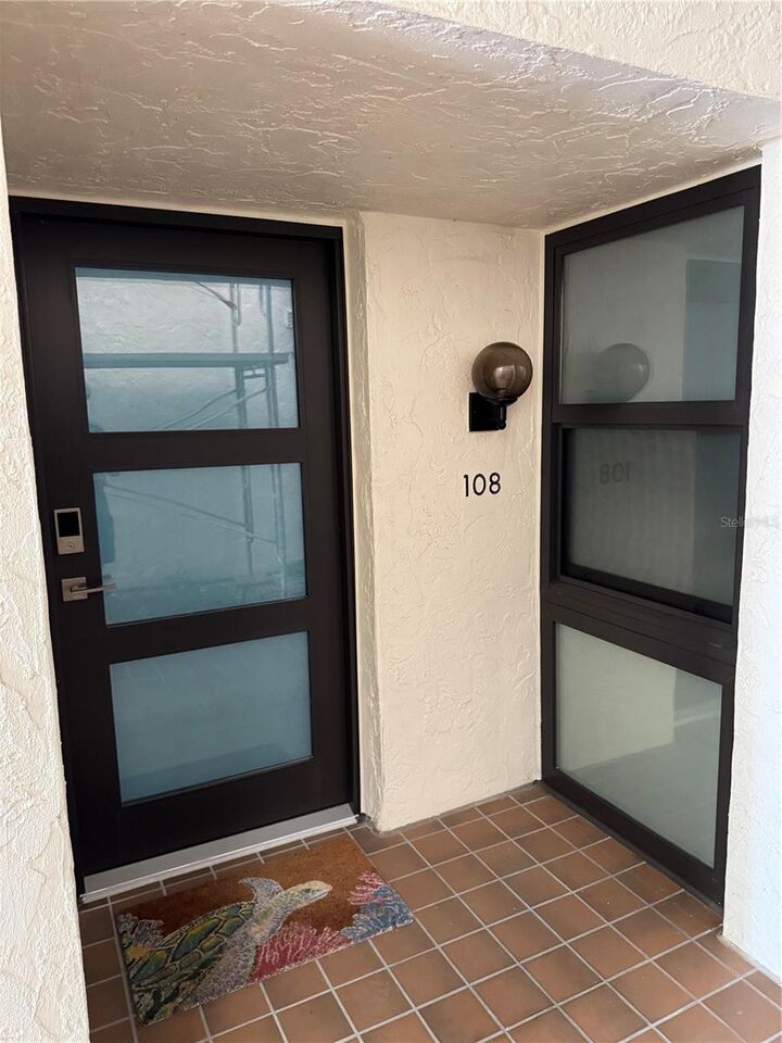 Property Photo: 2089 Gulf Of Mexico Drive G1-108 FL 34228