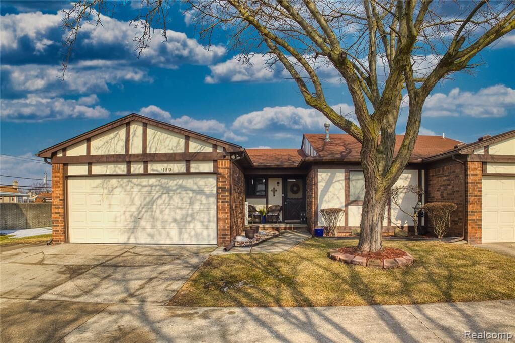 Property Photo:  13513 Angela Drive  MI 48088 6668 