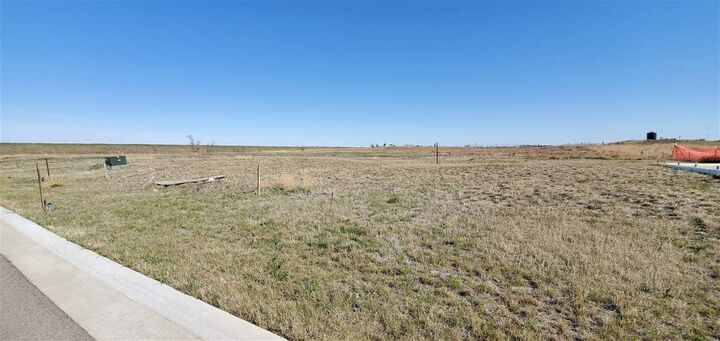 Property Photo: 301 14th St Block 35 Lot 3 ND 58852