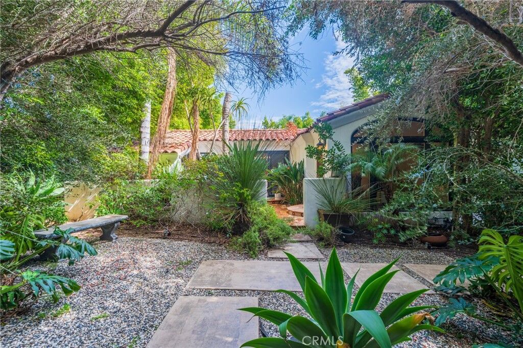Property Photo:  1240 N Olive Drive  CA 90069 