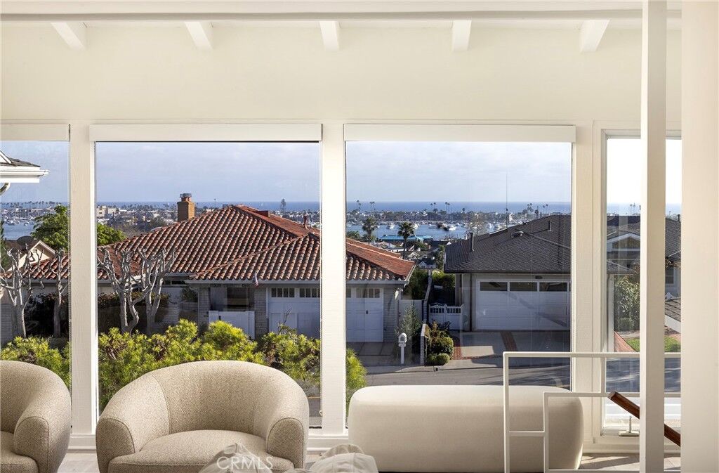 Property Photo:  502 Kings Rd  CA 92663 