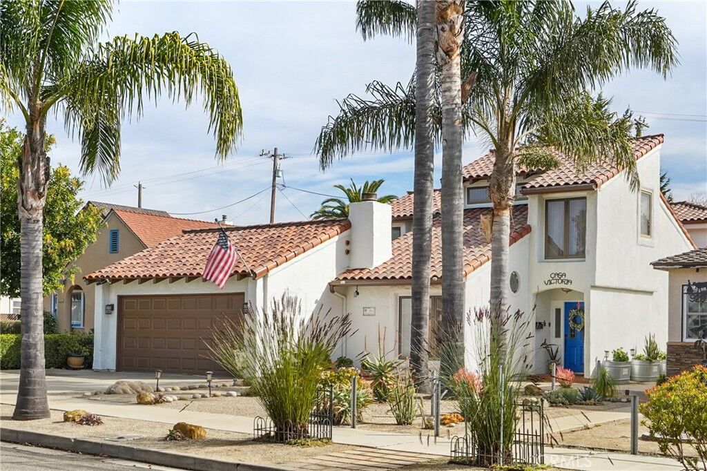 Property Photo: 914 S McClelland CA 93454