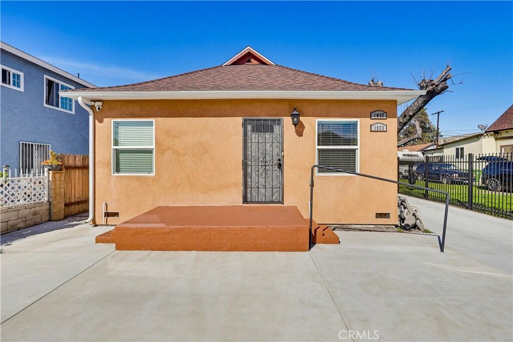 Property Photo:  1033 E 57th  CA 90011 