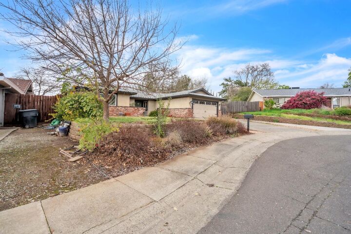 Property Photo:  5220 Lynnadeane Court  CA 95608 