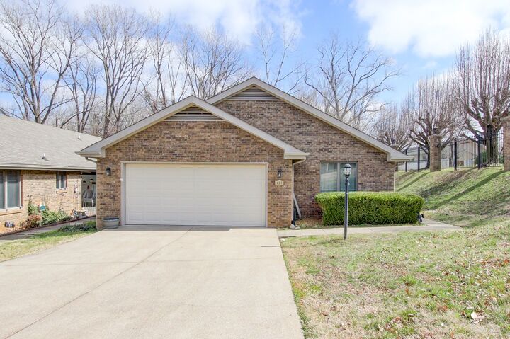 Property Photo: 457 Country Club Ct TN 37043